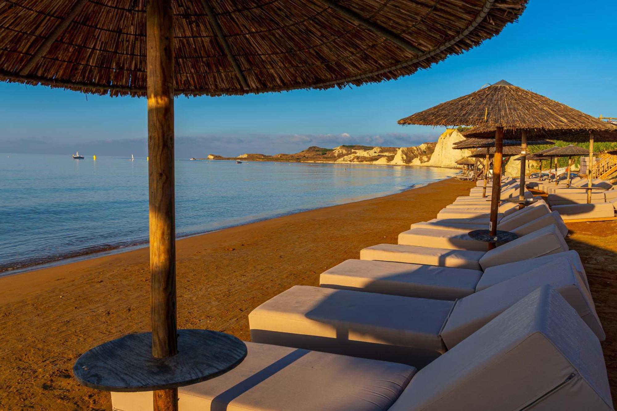 Argile Resort Mantzavináta エクステリア 写真